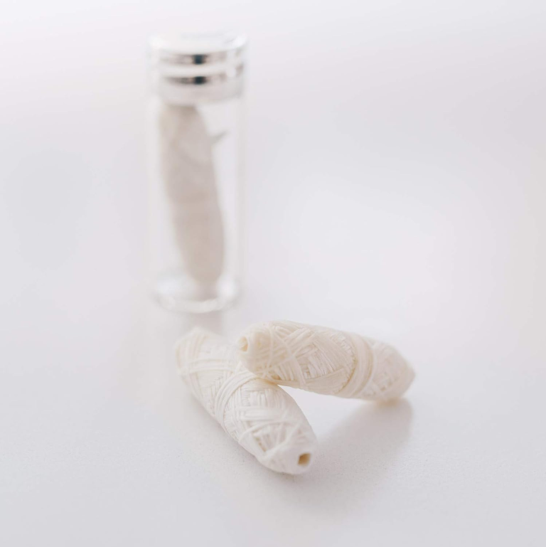 30M Vegan Mint Dental Floss In Glass Bottle
